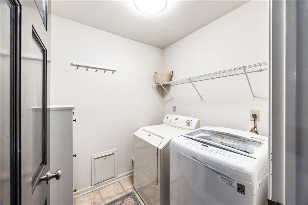 1094 Club Trace NE