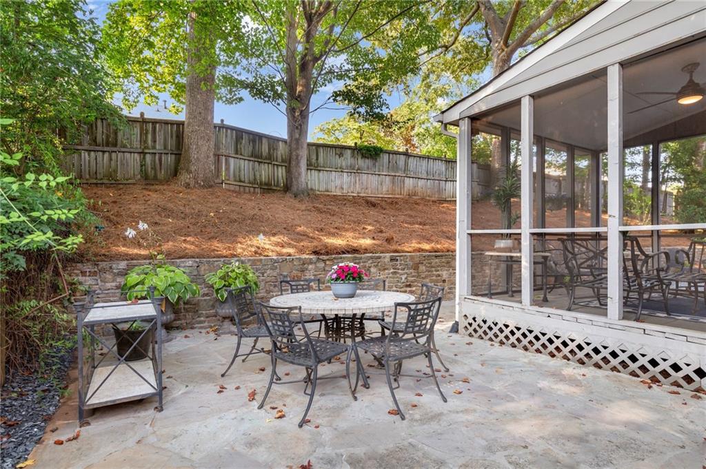 1094 Club Trace NE