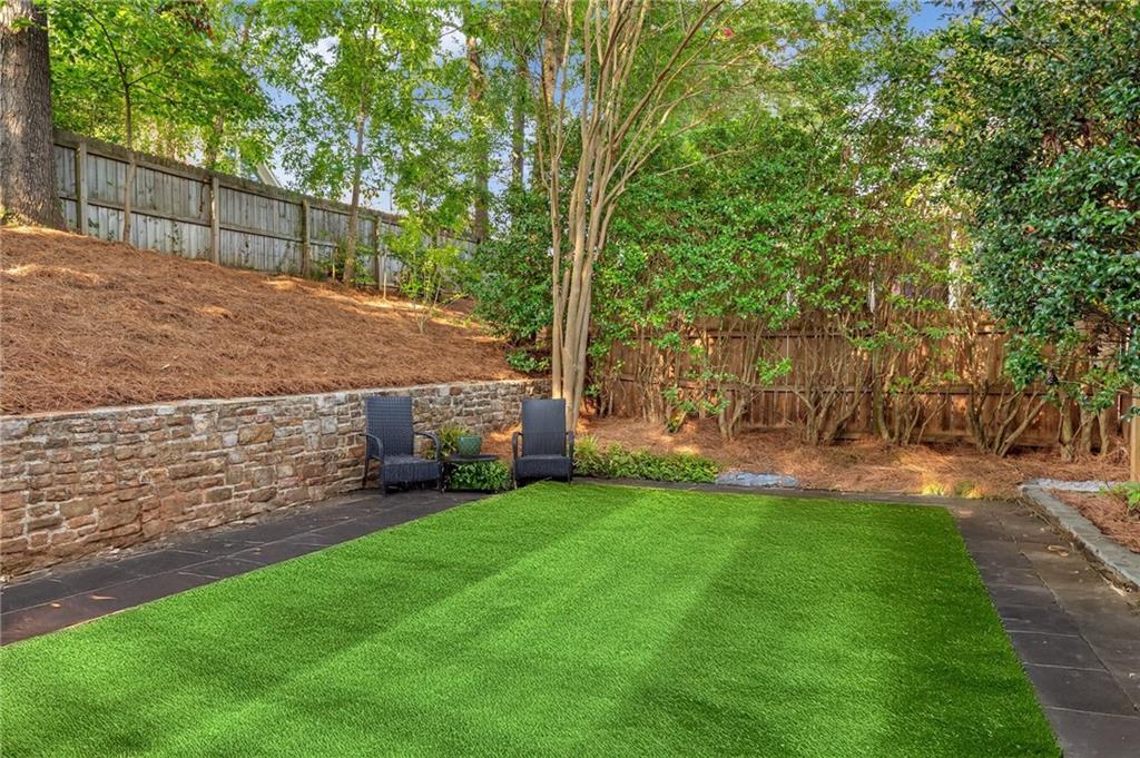 1094 Club Trace NE