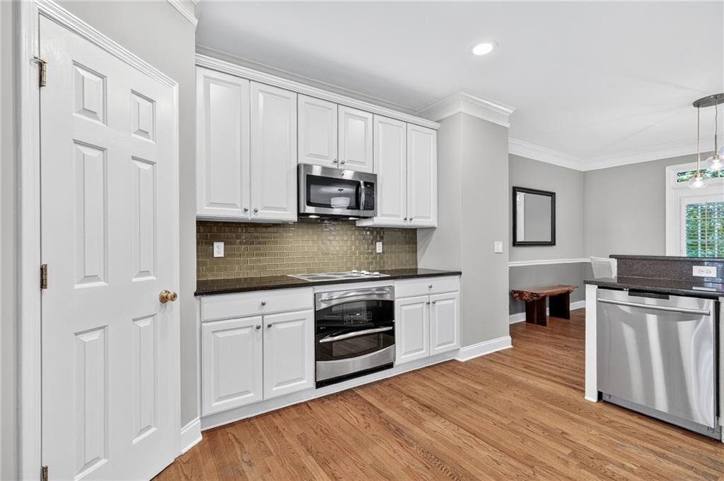 4045 Ivey Gate