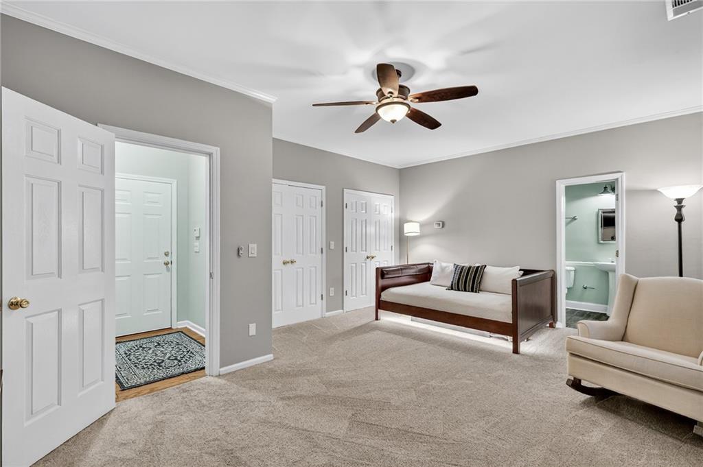 4045 Ivey Gate