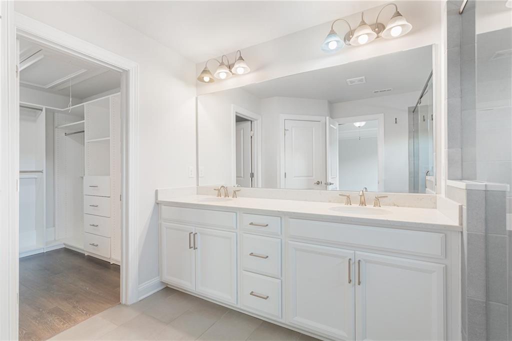 1387 Live Oak Lane
