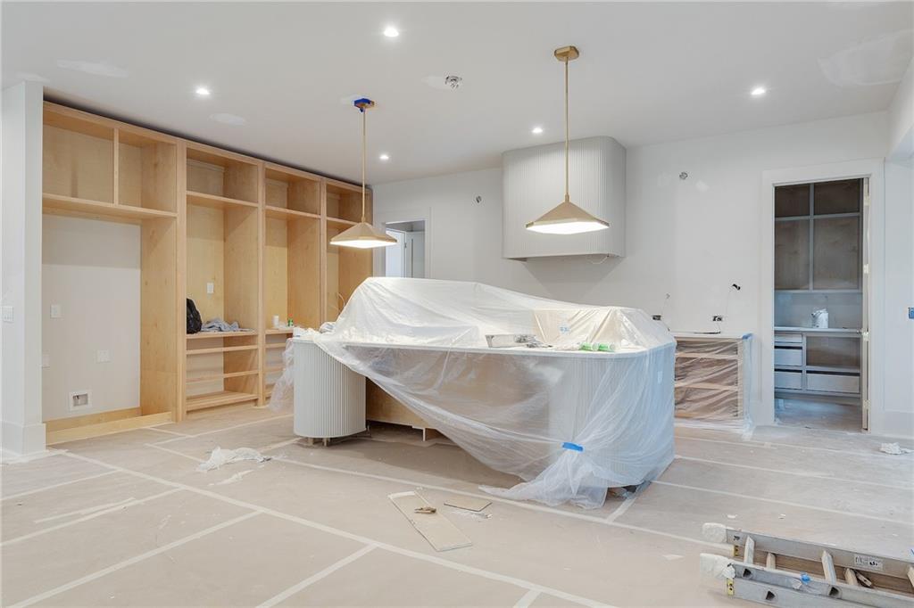 5845 Greenbrier Road