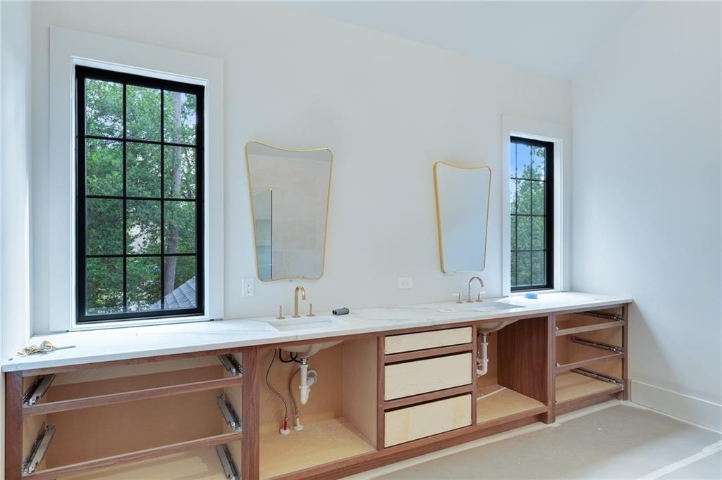 5845 Greenbrier Road