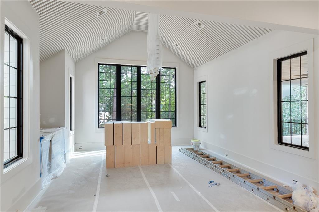 5845 Greenbrier Road