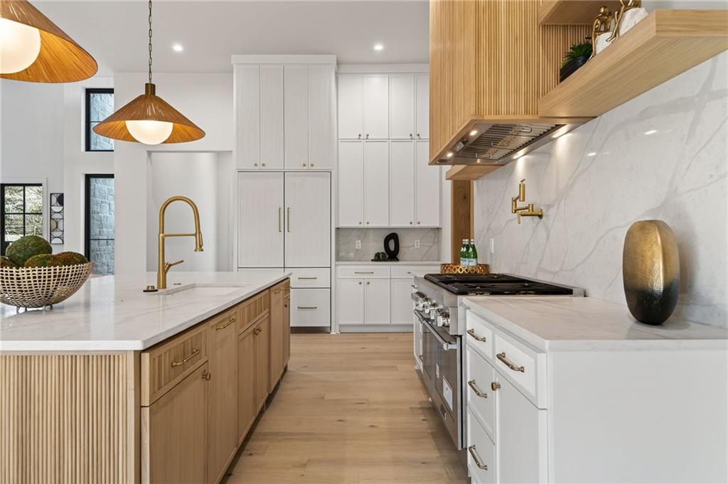 422 Hilderbrand Drive