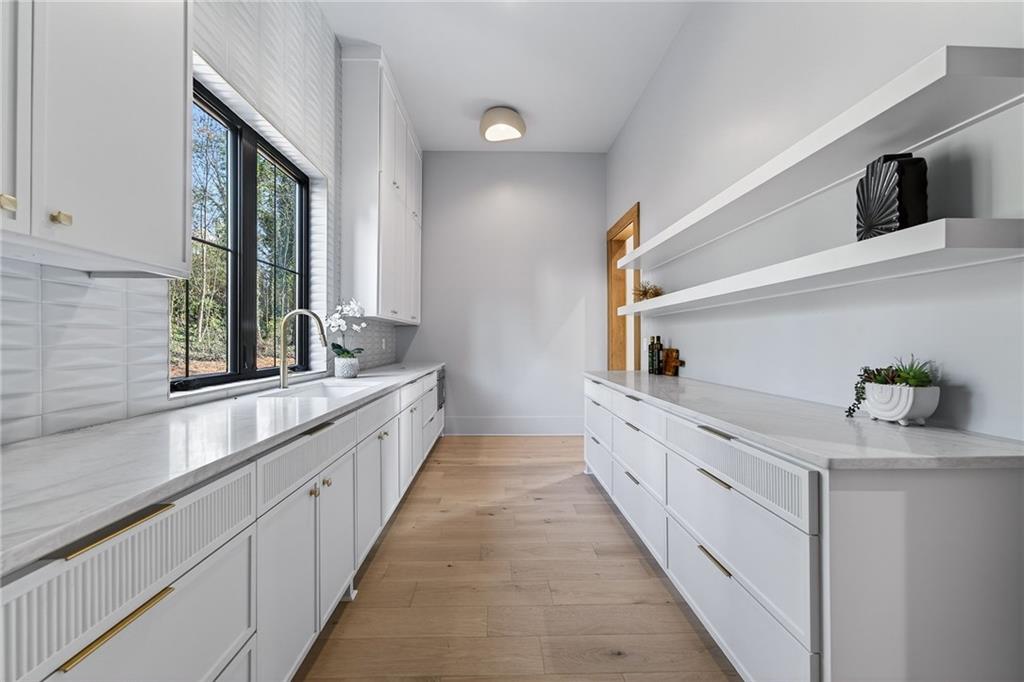 422 Hilderbrand Drive