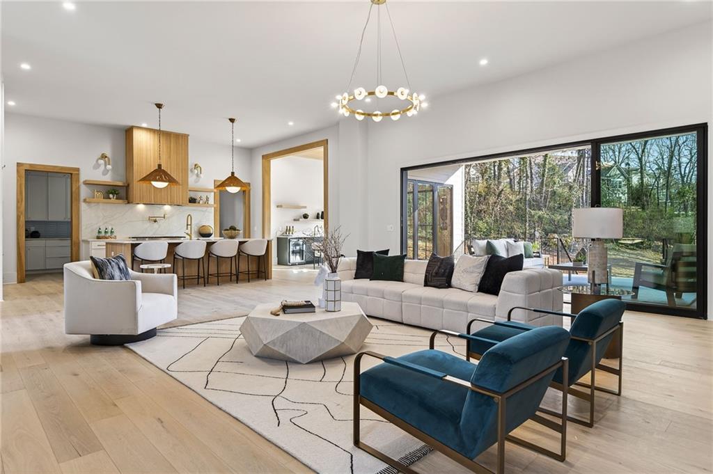 422 Hilderbrand Drive