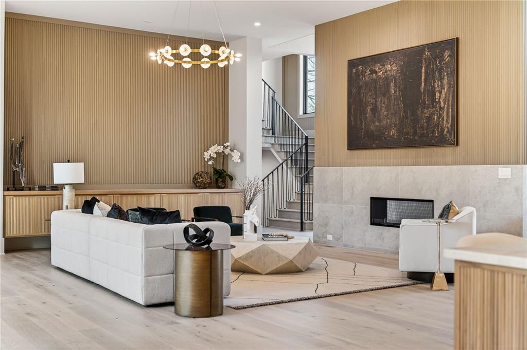 422 Hilderbrand Drive