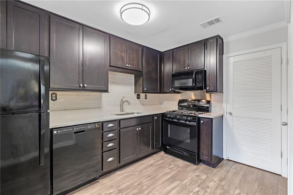 12 Surry County Place NW