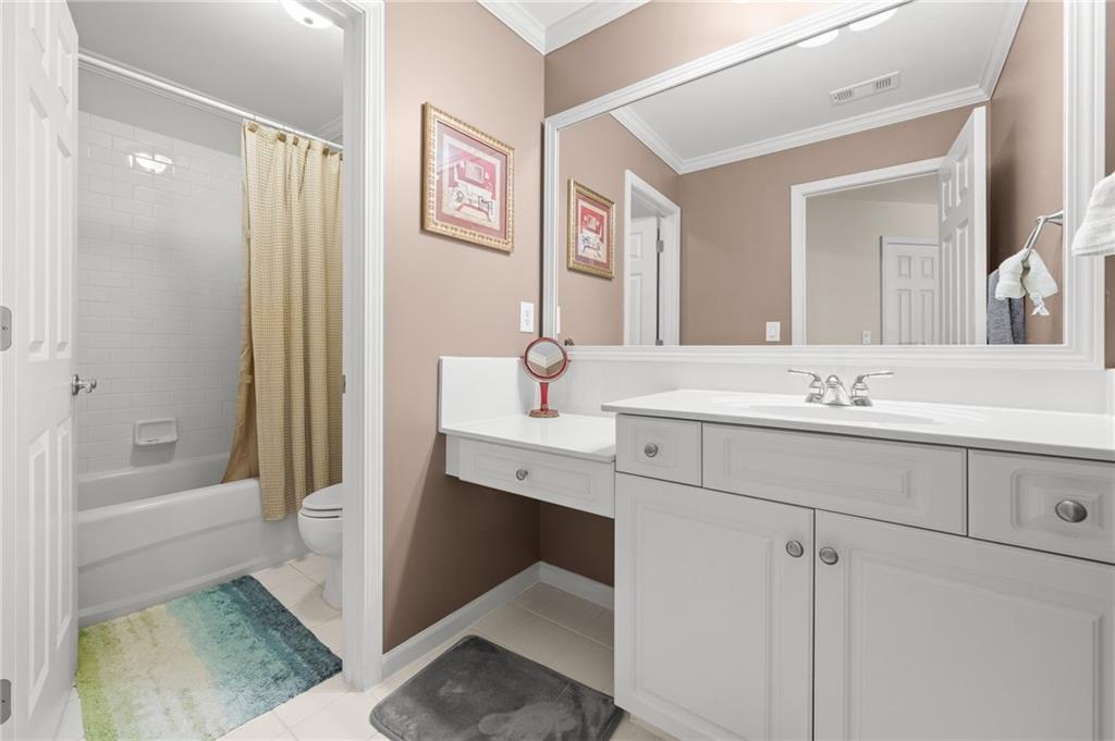 1165 Bluffhaven Way NE