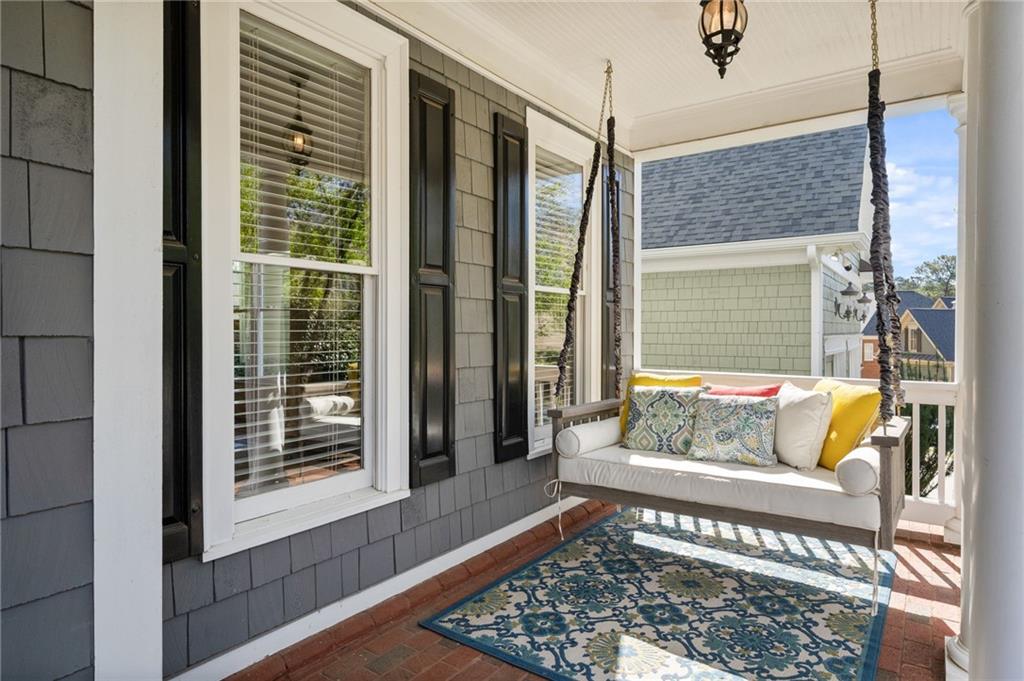 1165 Bluffhaven Way NE