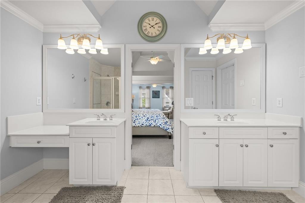 1165 Bluffhaven Way NE