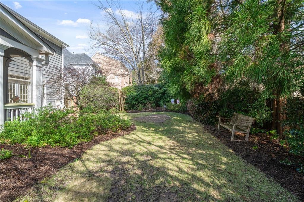 1165 Bluffhaven Way NE