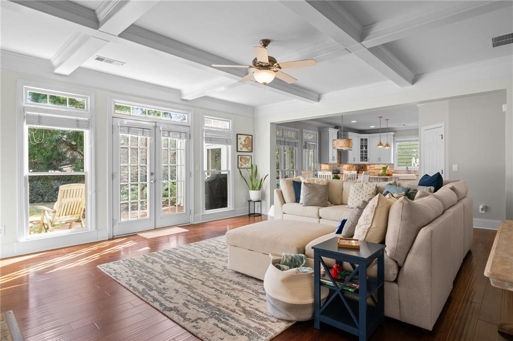 1165 Bluffhaven Way NE