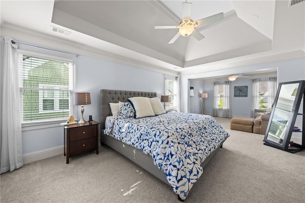 1165 Bluffhaven Way NE