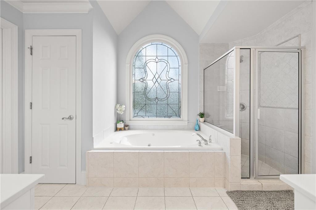 1165 Bluffhaven Way NE