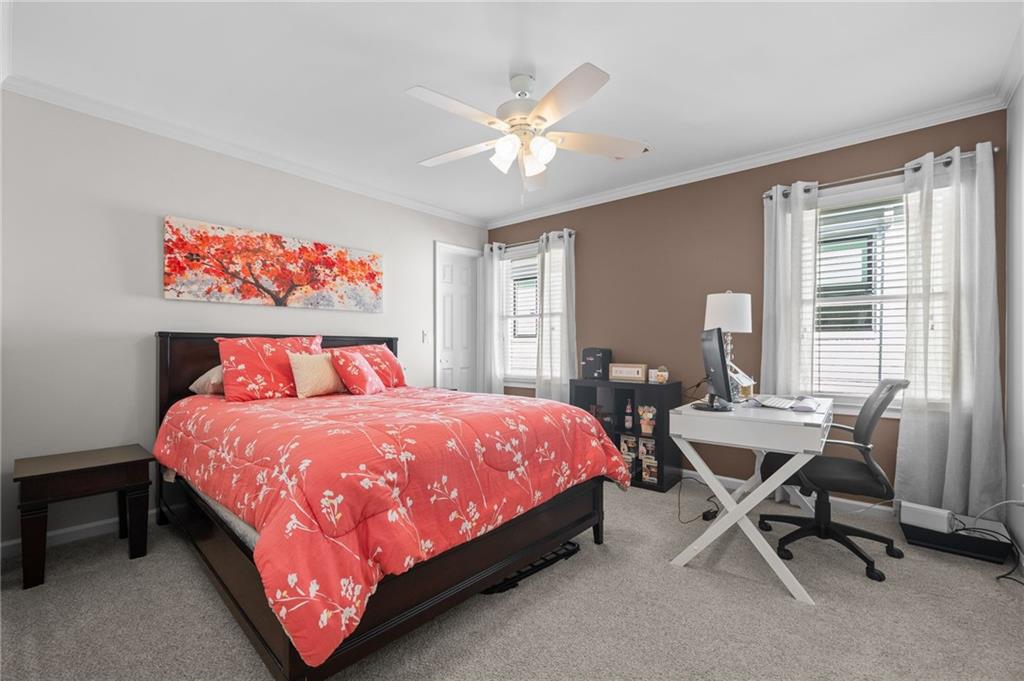 1165 Bluffhaven Way NE