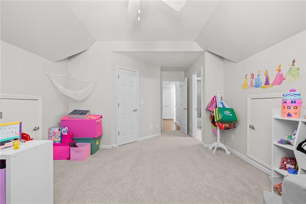 1165 Bluffhaven Way NE