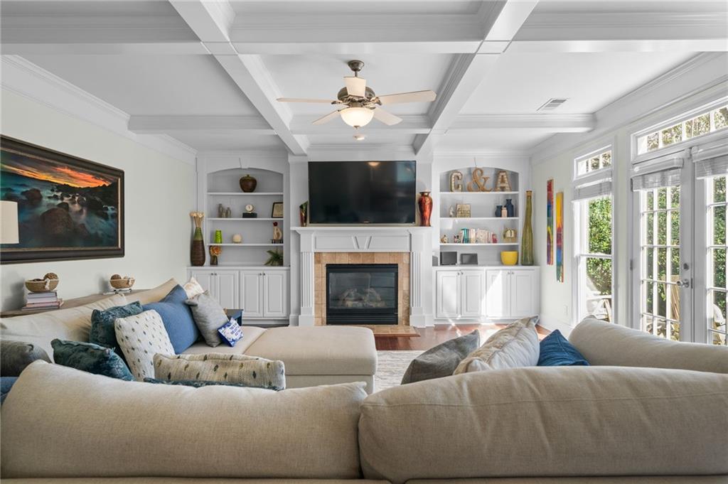 1165 Bluffhaven Way NE