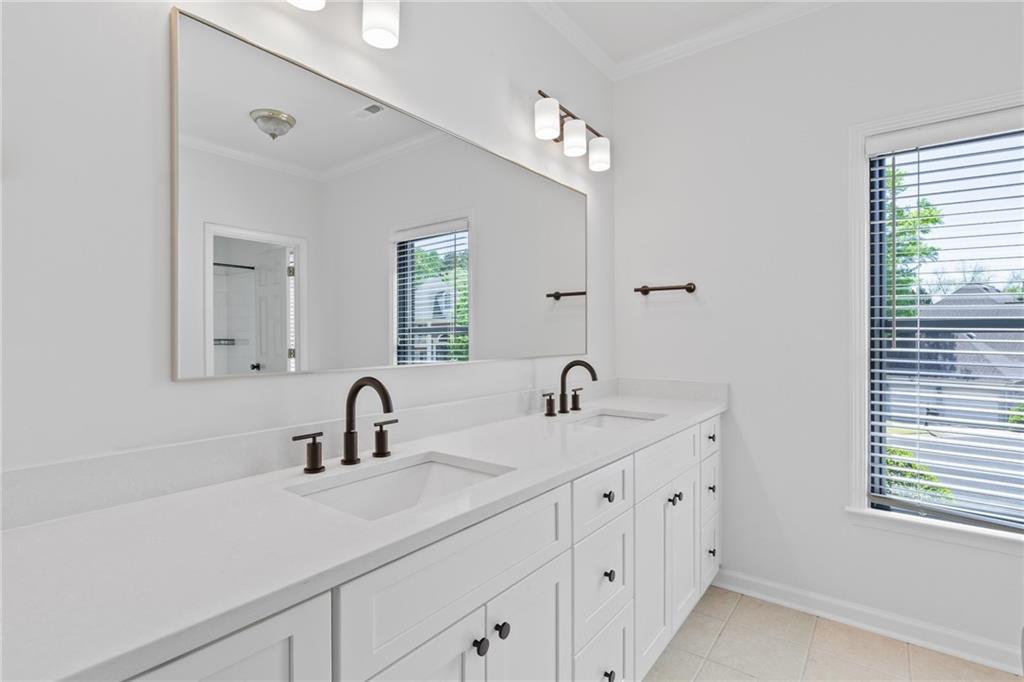 2203 Iron Gate Drive SE