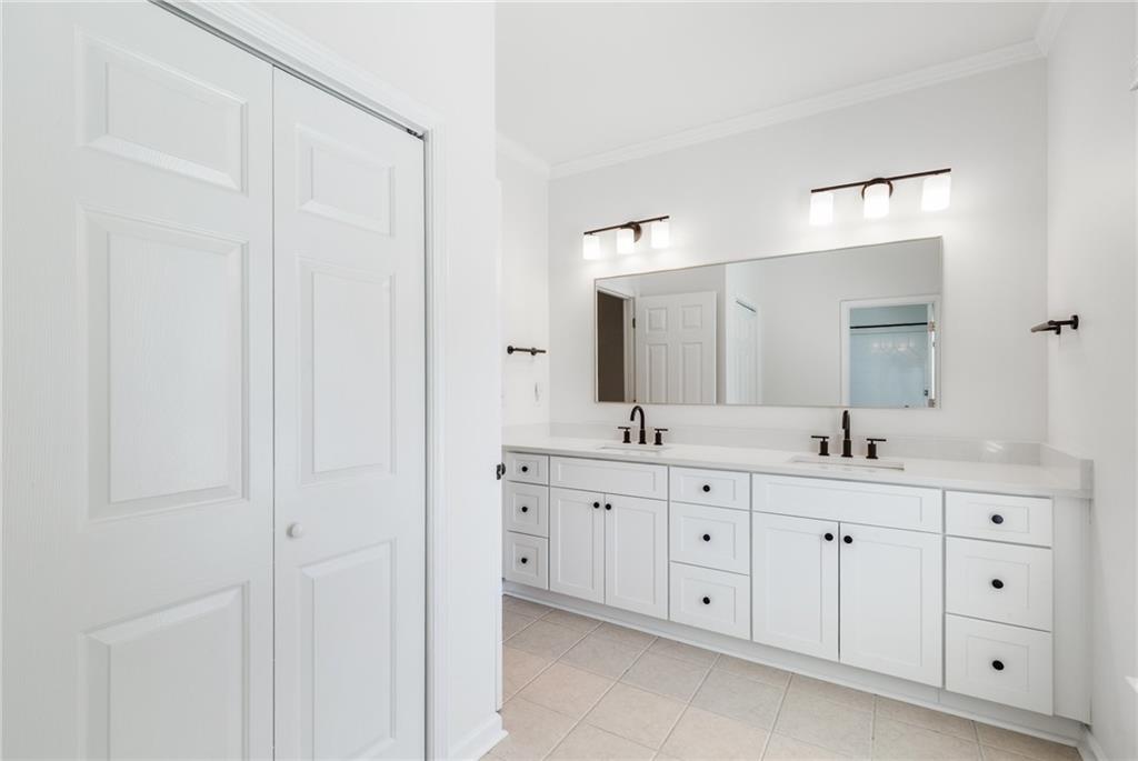 2203 Iron Gate Drive SE