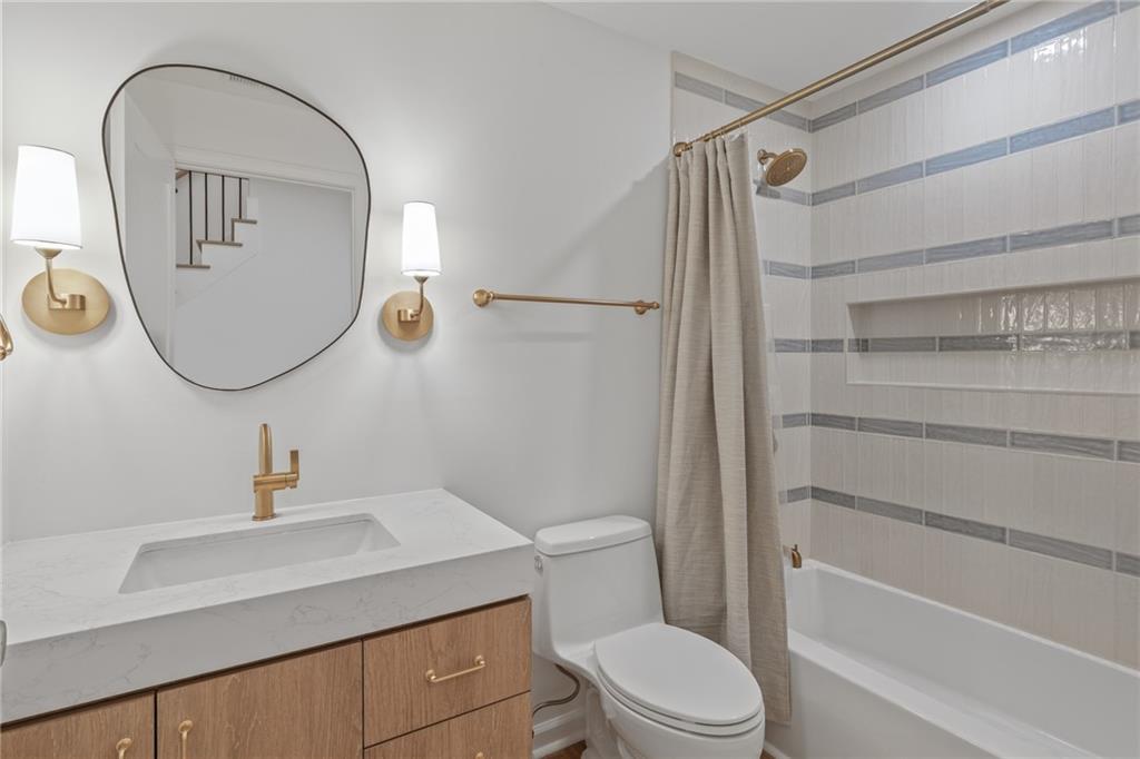 2203 Iron Gate Drive SE