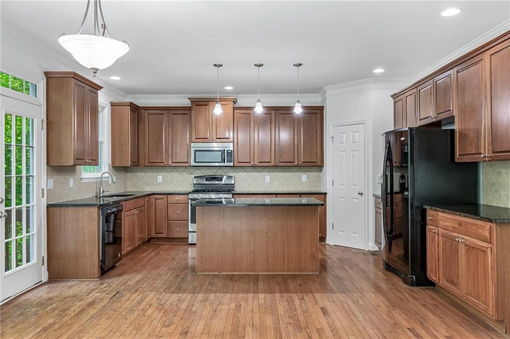 5678 Coopers Glen Court SW