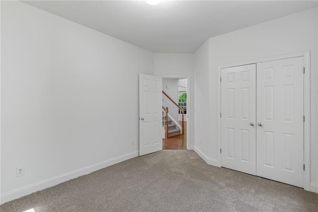 5678 Coopers Glen Court SW