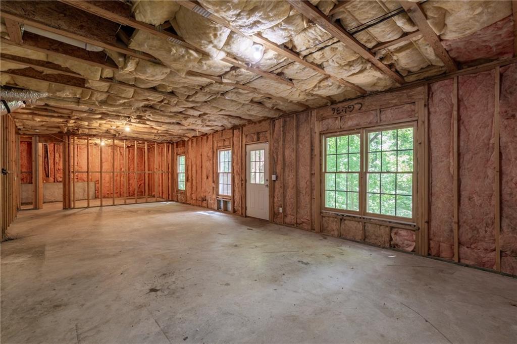 5678 Coopers Glen Court SW