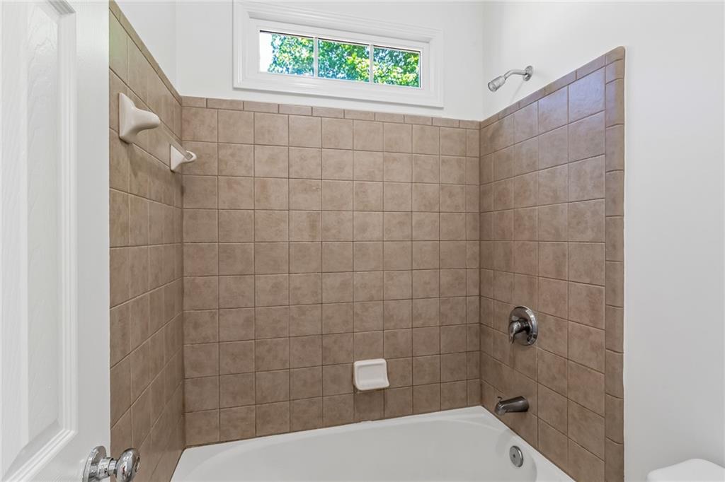 5678 Coopers Glen Court SW