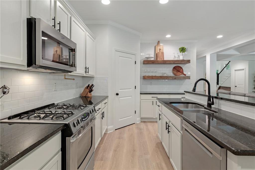 1933 Brantley Walk Lane NW