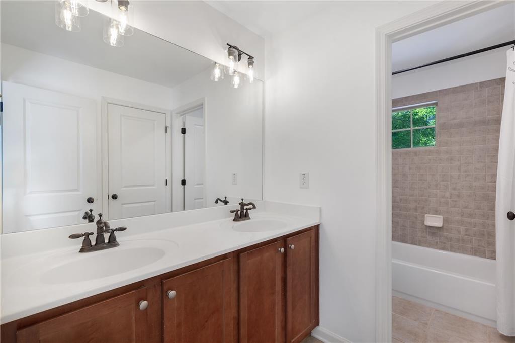 1933 Brantley Walk Lane NW