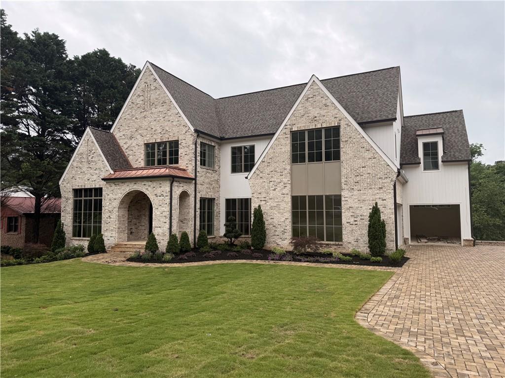 228 Thomas Circle