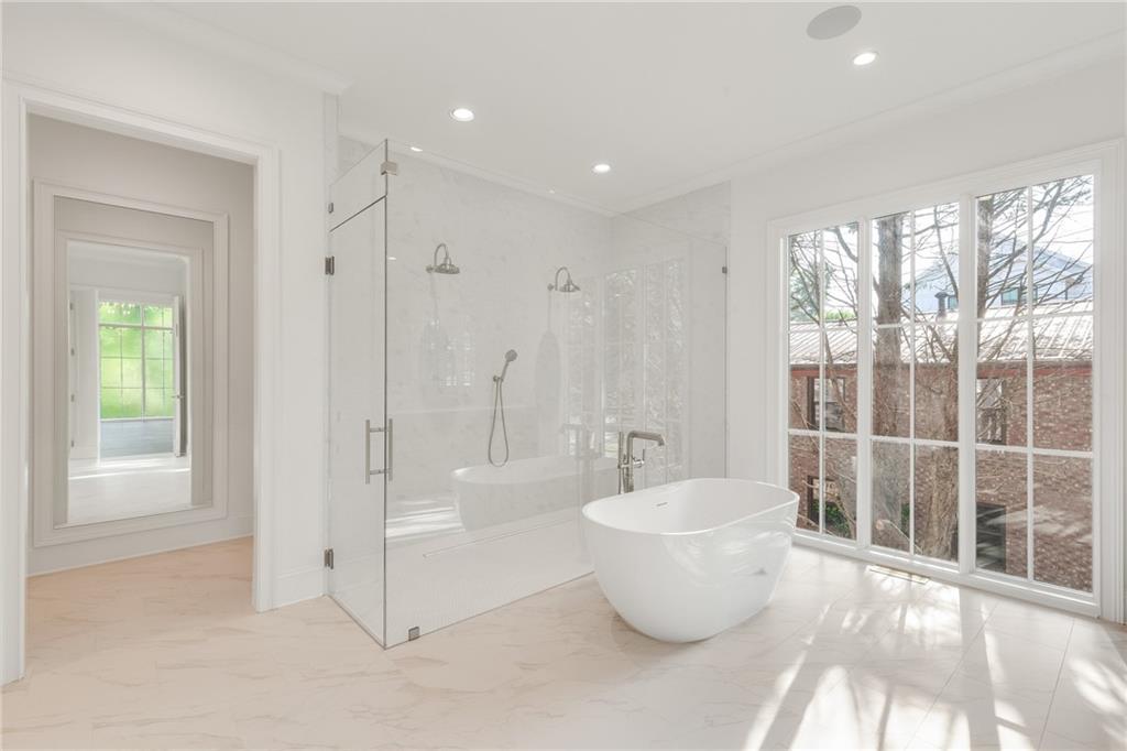 228 Thomas Circle