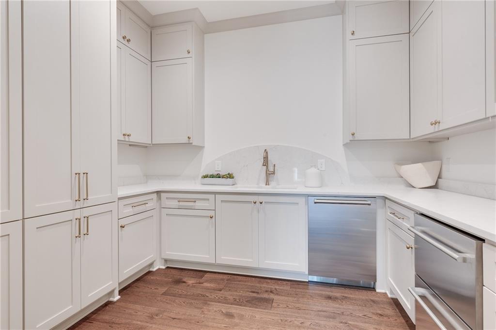 228 Thomas Circle