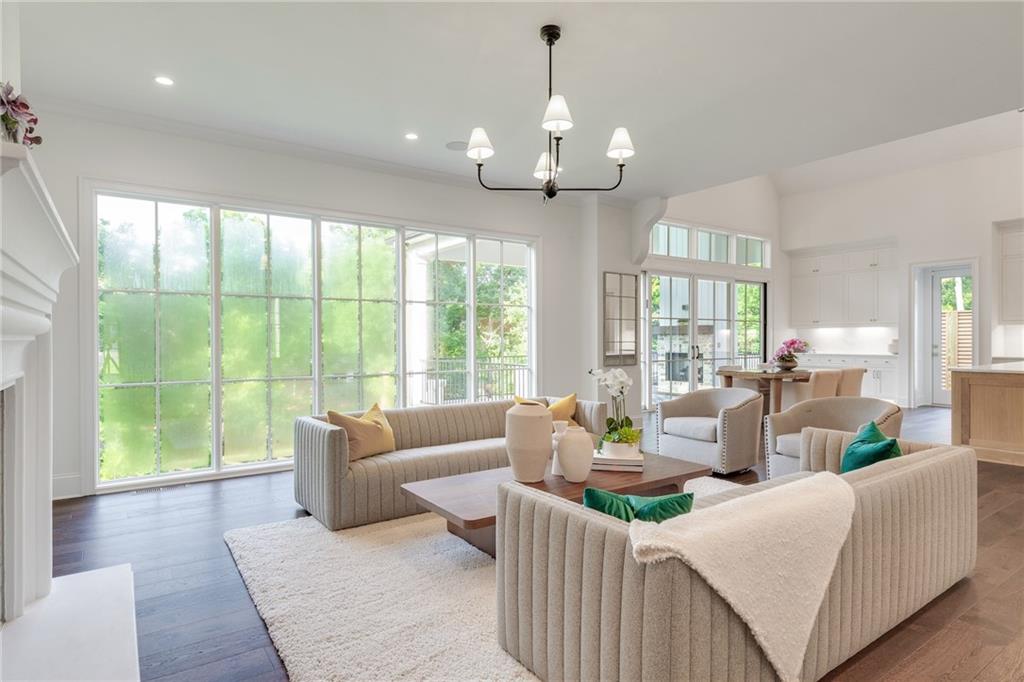 228 Thomas Circle