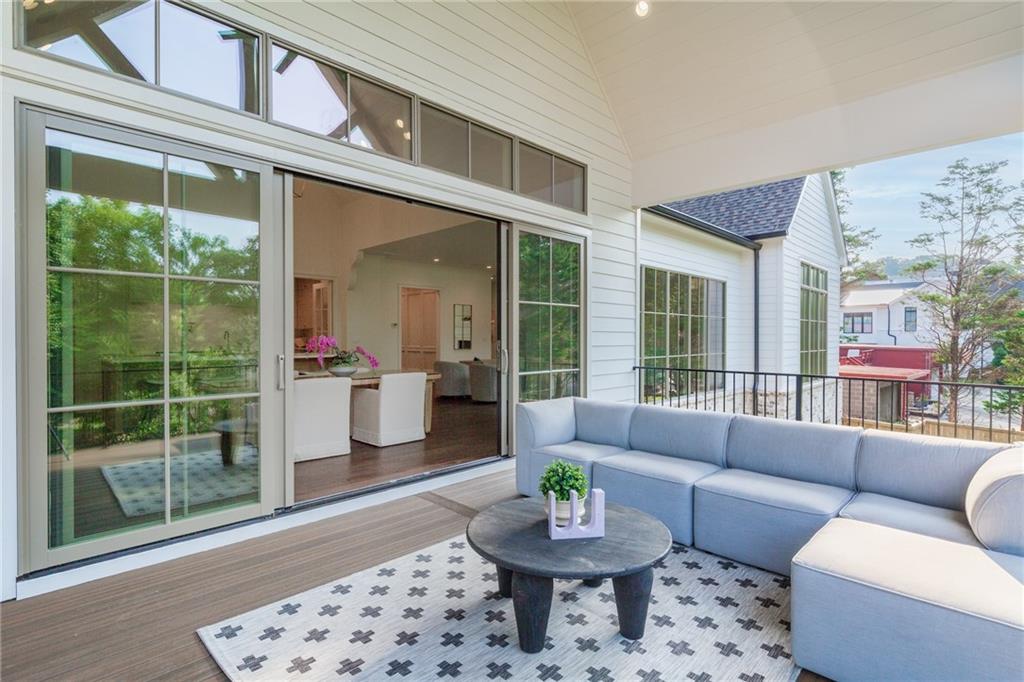 228 Thomas Circle