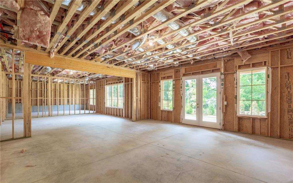 228 Thomas Circle