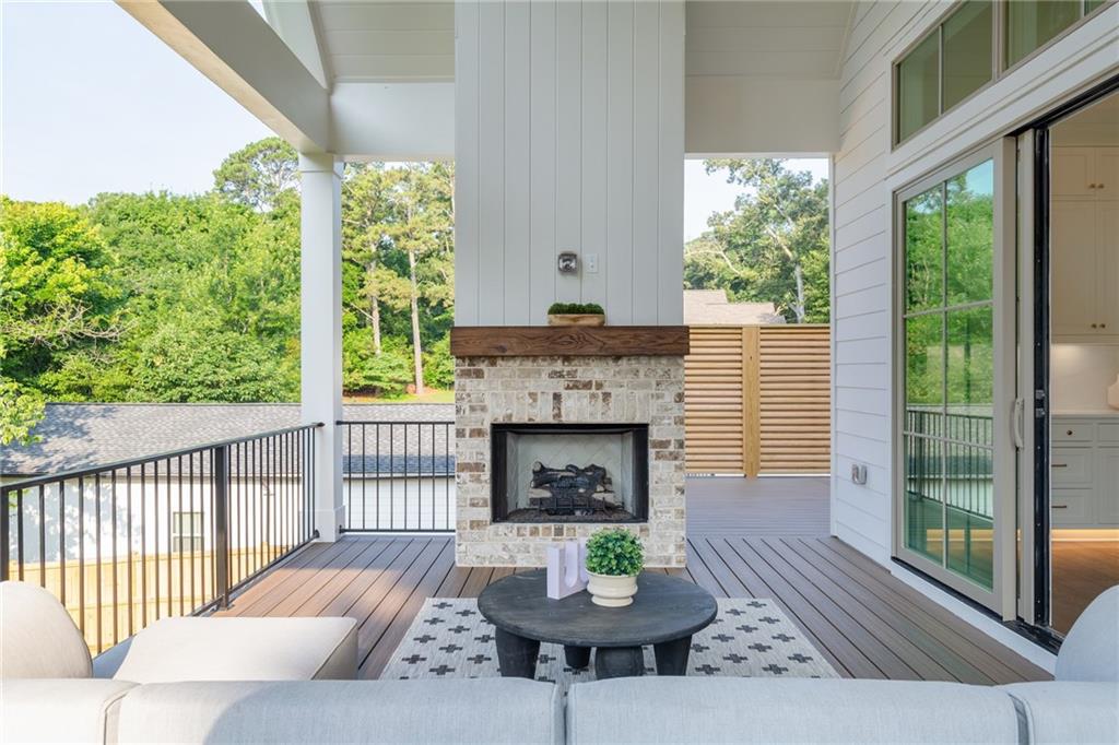 228 Thomas Circle