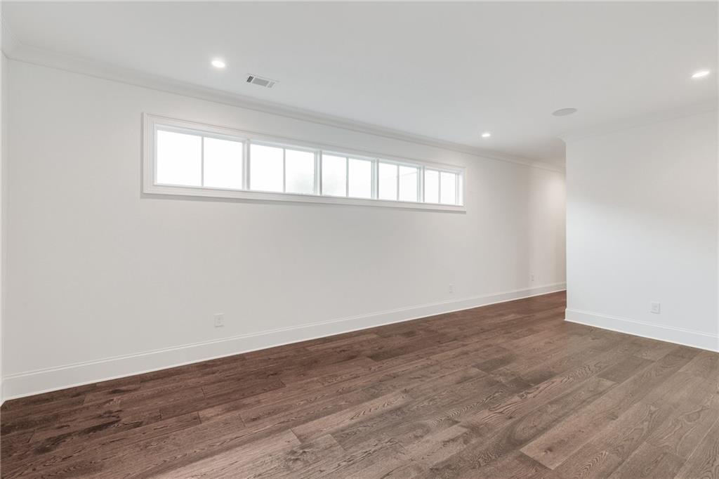 228 Thomas Circle