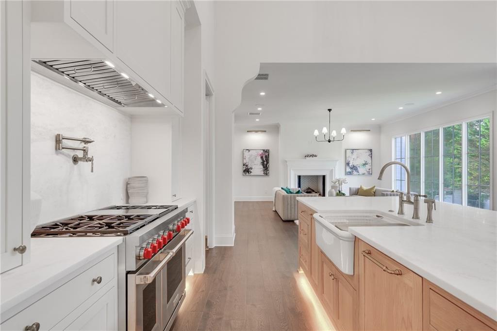 228 Thomas Circle