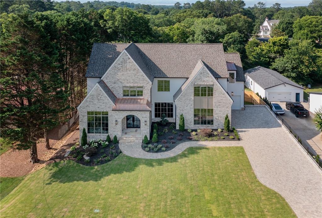 228 Thomas Circle