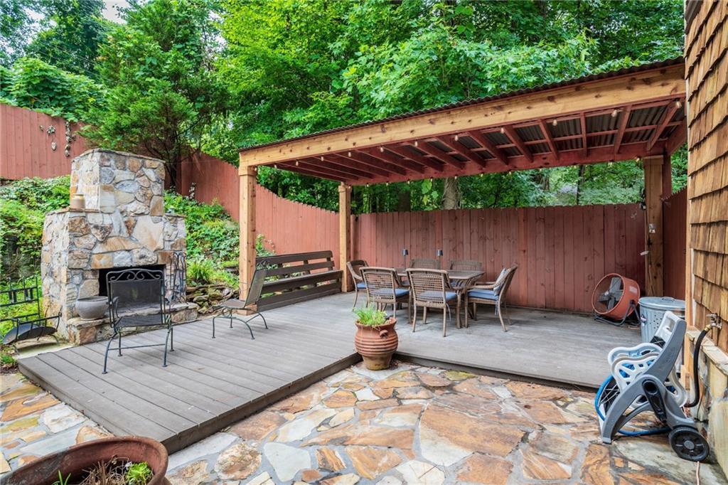 1929 Brantley Walk Lane NW