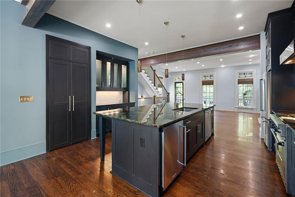 890 Glenwood Park Drive SE
