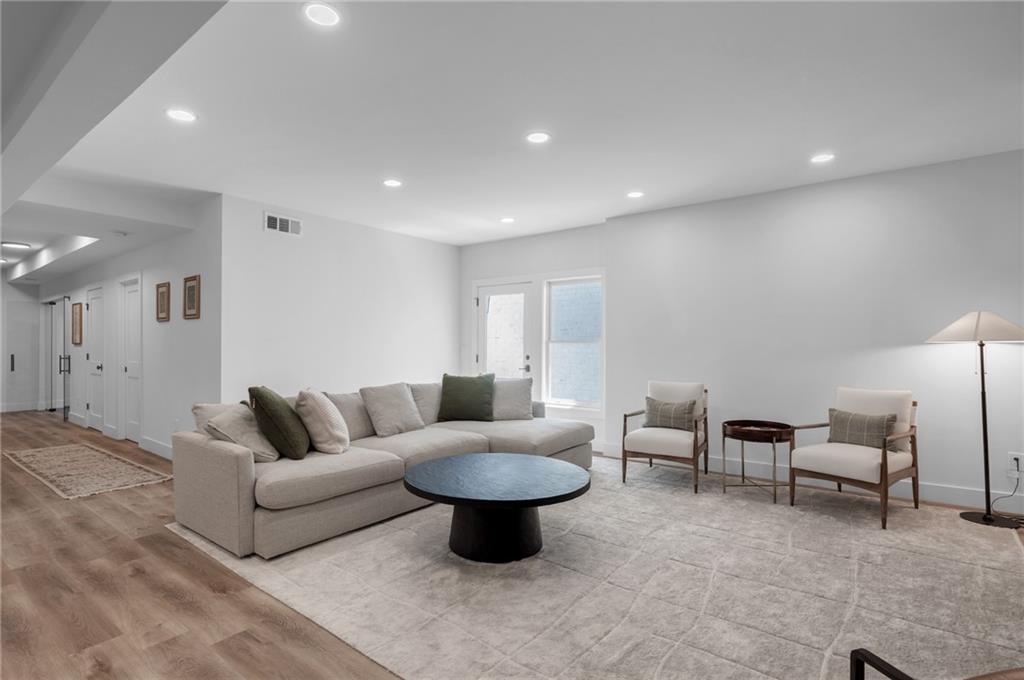 2986 Surrey Lane