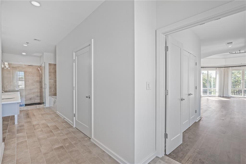 1418 Dresden Drive NE Unit 300