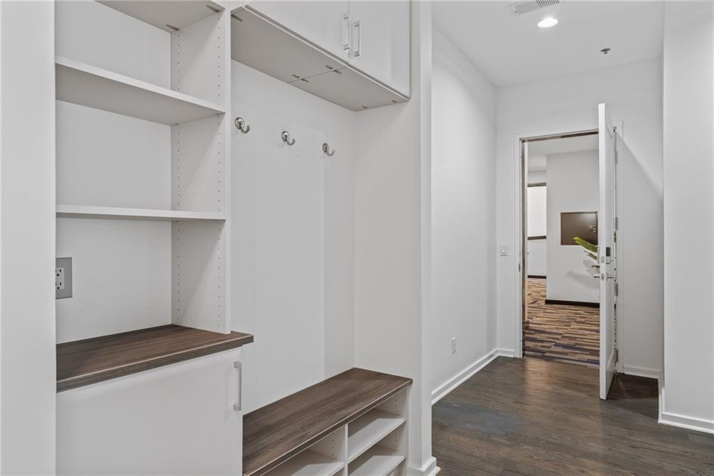 1418 Dresden Drive NE Unit 300