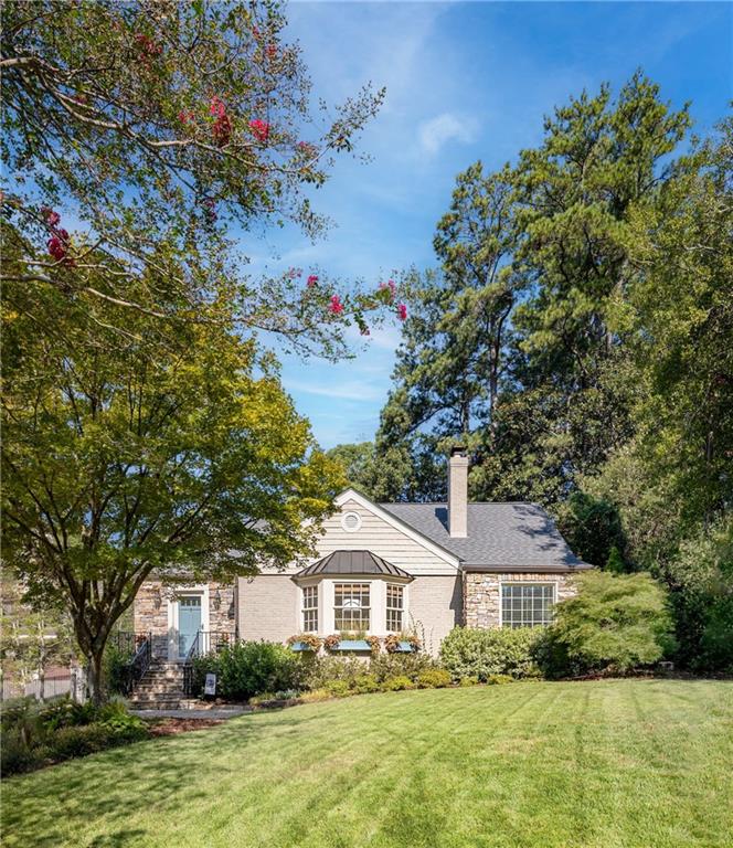 656 Darlington Road NE