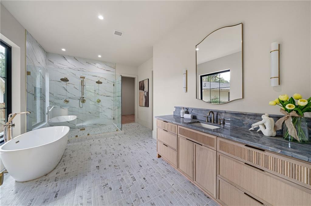 4901 Cambridge Drive